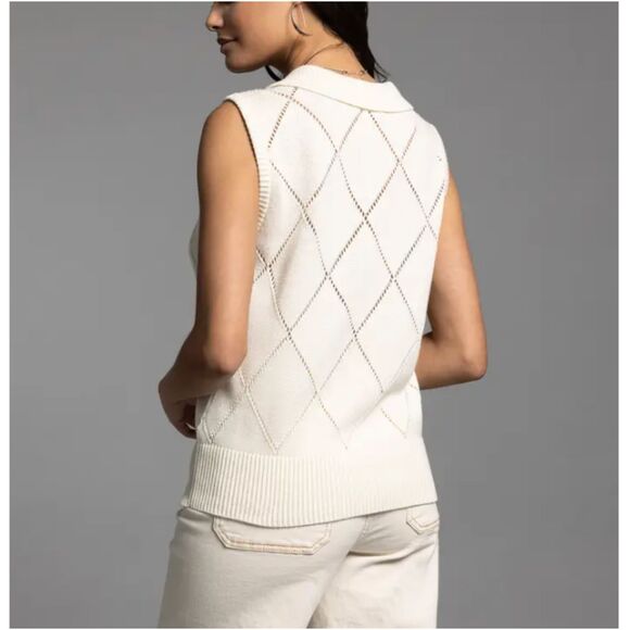 Weekend Women's T2088SWDG Size Small Cream Pullover Knit Top Sleeveless - Picture 2 of 8